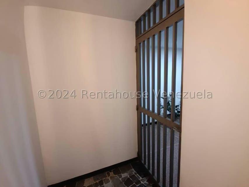 Apartamento (1 Nivel) en Venta en El Marques, Distrito Metropolitano - 5