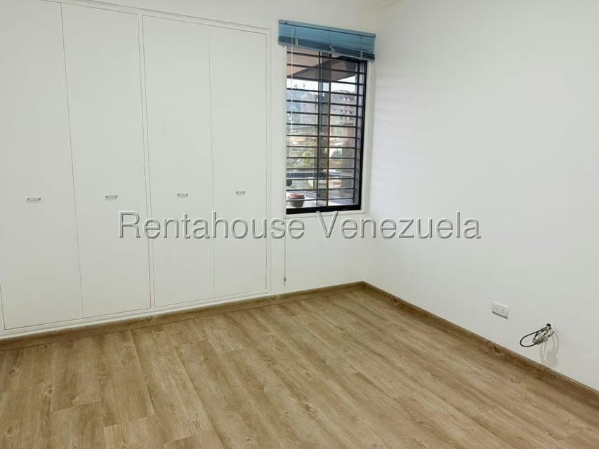 Apartamento (1 Nivel) en Alquiler en La Boyera, Distrito Metropolitano - 11