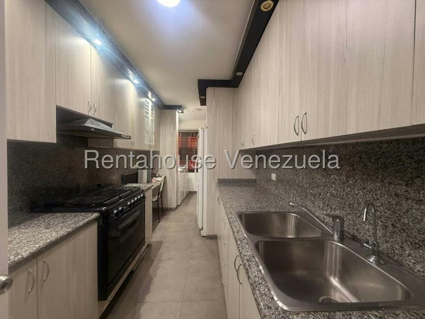 Apartamento (1 Nivel) en Alquiler en La Boyera, Distrito Metropolitano - 4