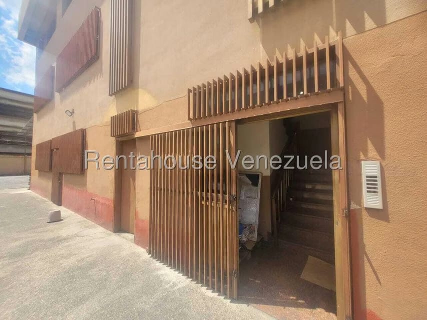 Comercial (Edificio) en Alquiler en La Urbina, Distrito Metropolitano - 11