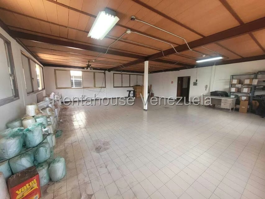 Comercial (Edificio) en Alquiler en La Urbina, Distrito Metropolitano - 13