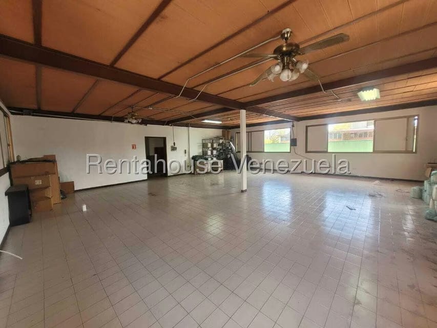 Comercial (Edificio) en Alquiler en La Urbina, Distrito Metropolitano - 14