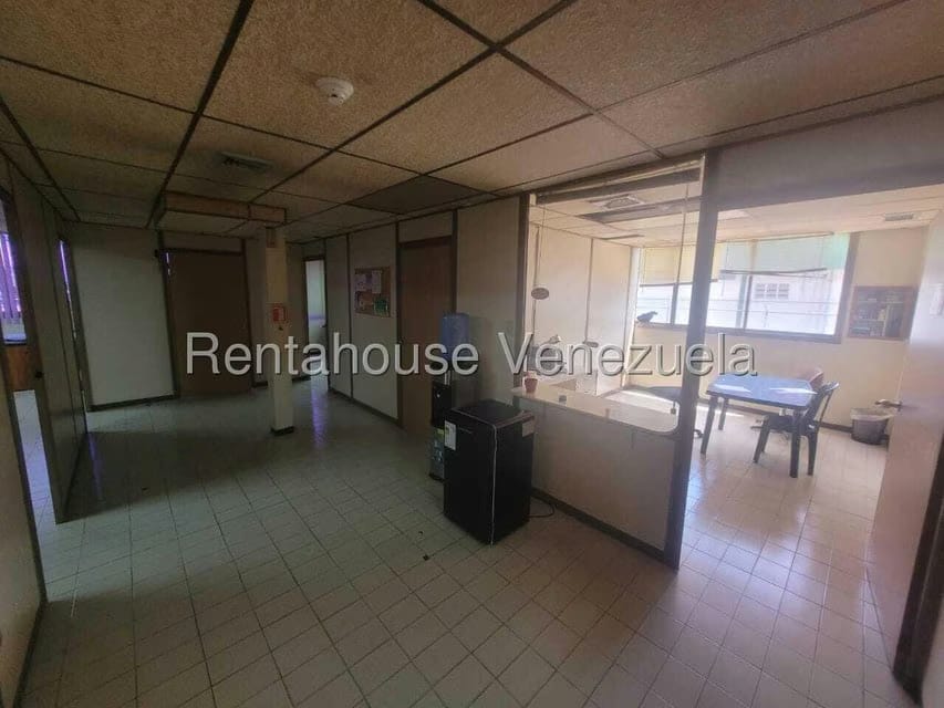 Comercial (Edificio) en Alquiler en La Urbina, Distrito Metropolitano - 16