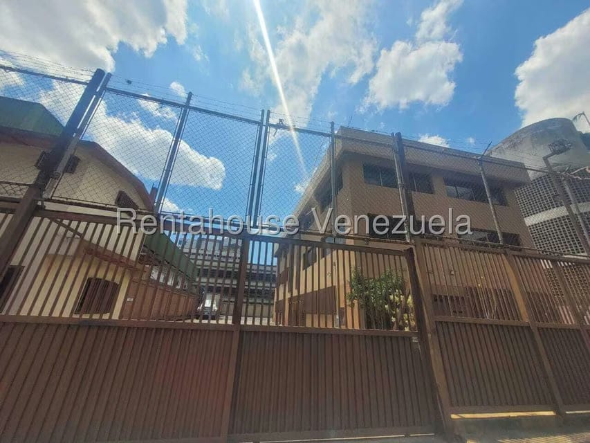 Comercial (Edificio) en Alquiler en La Urbina, Distrito Metropolitano - 18