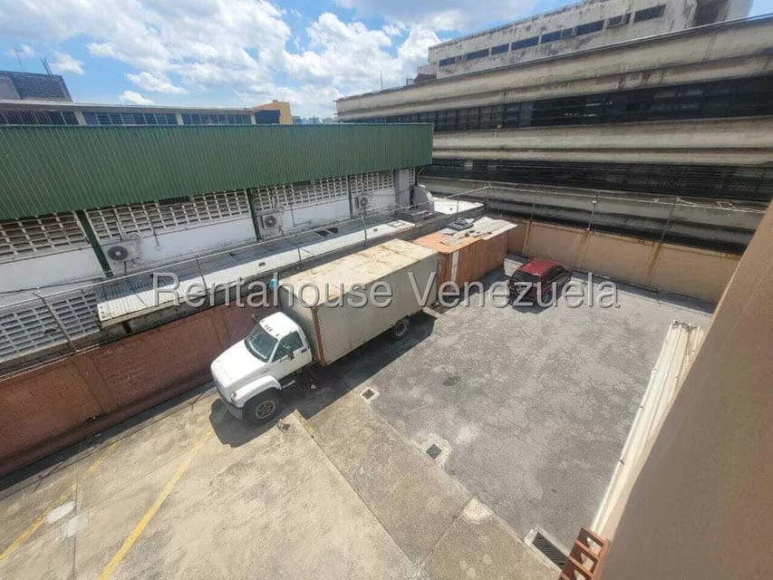 Comercial (Edificio) en Alquiler en La Urbina, Distrito Metropolitano - 3