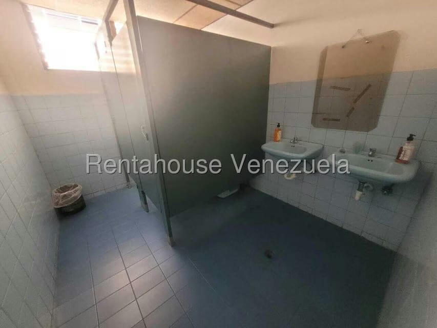 Comercial (Edificio) en Alquiler en La Urbina, Distrito Metropolitano - 21