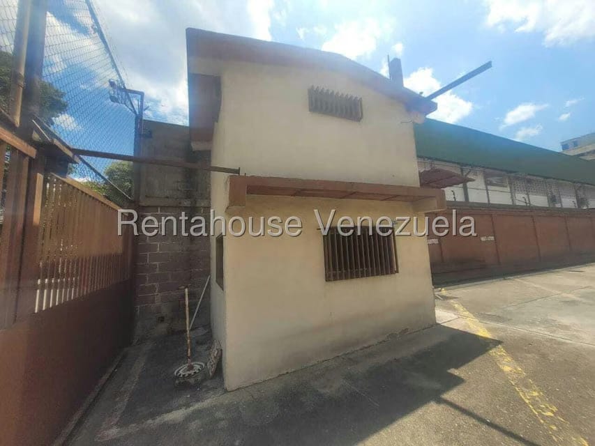 Comercial (Edificio) en Alquiler en La Urbina, Distrito Metropolitano - 6