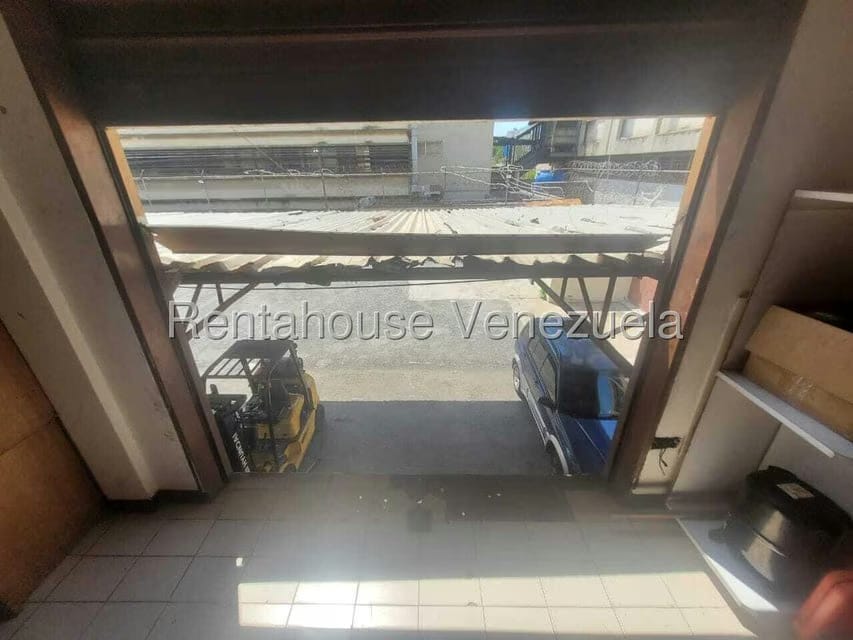 Comercial (Edificio) en Alquiler en La Urbina, Distrito Metropolitano - 9