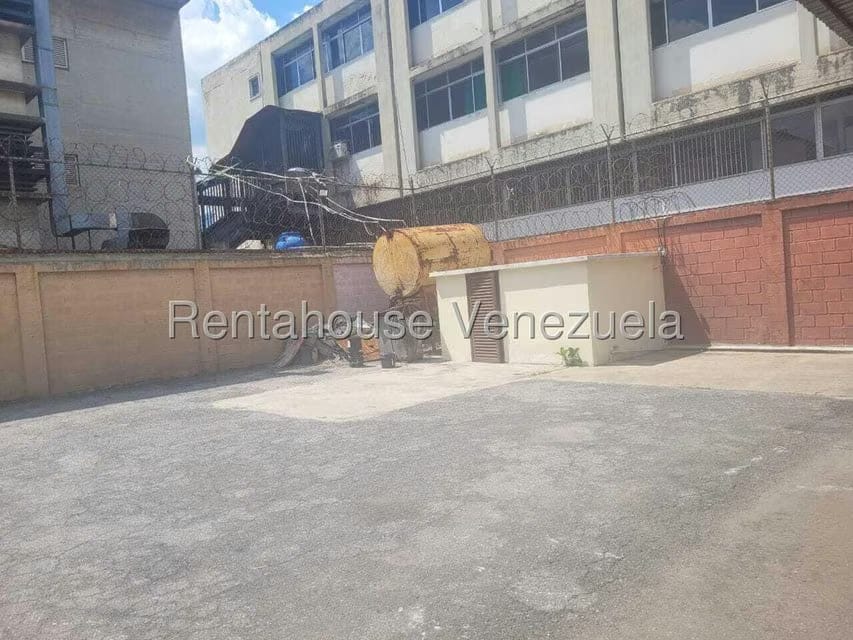 Comercial (Edificio) en Alquiler en La Urbina, Distrito Metropolitano - 10