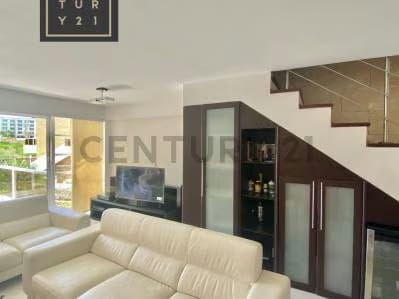 Modermo Townhouse Duplex de 157 metros cuadrados con Terraza - 4