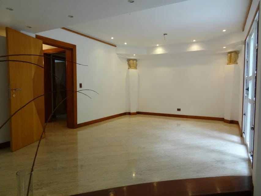 Casa (Duplex) en Venta en Colinas del Tamanaco, Distrito Metropolitano - 12