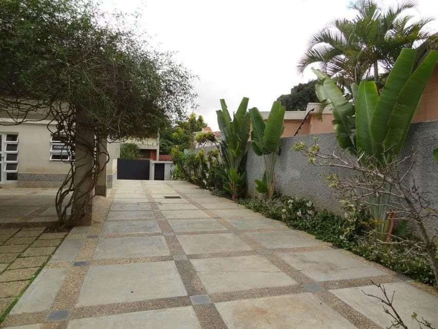 Casa (Duplex) en Venta en Colinas del Tamanaco, Distrito Metropolitano - 3