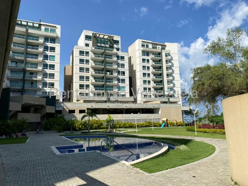 Apartamento (1 Nivel) en Venta en La Lagunita Country Club, Distrito Metropolitano - 2