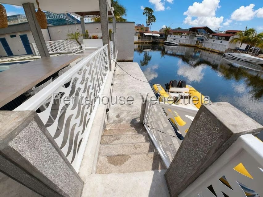 Casa (Duplex) en Venta en Puerto Encantado, Miranda - 29