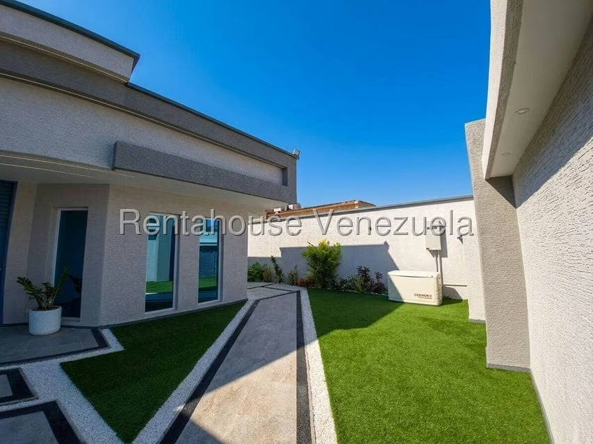 Casa (Duplex) en Venta en Puerto Encantado, Miranda - 5