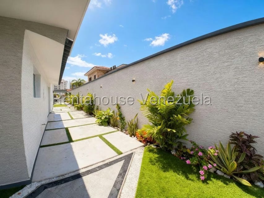 Casa (Duplex) en Venta en Puerto Encantado, Miranda - 7