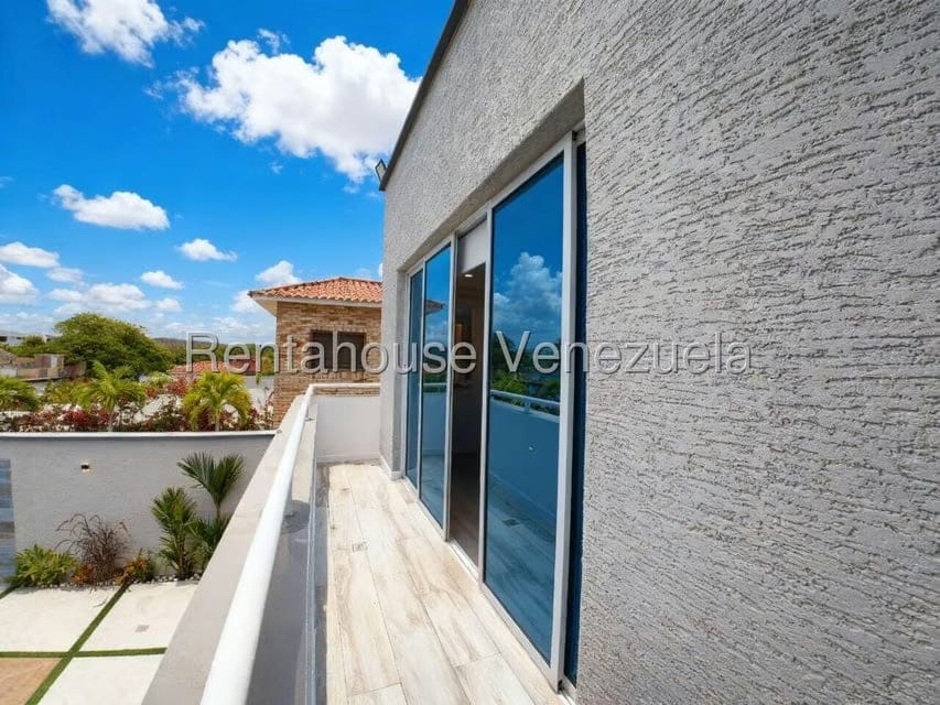 Casa (Duplex) en Venta en Higuerote, Miranda - 61