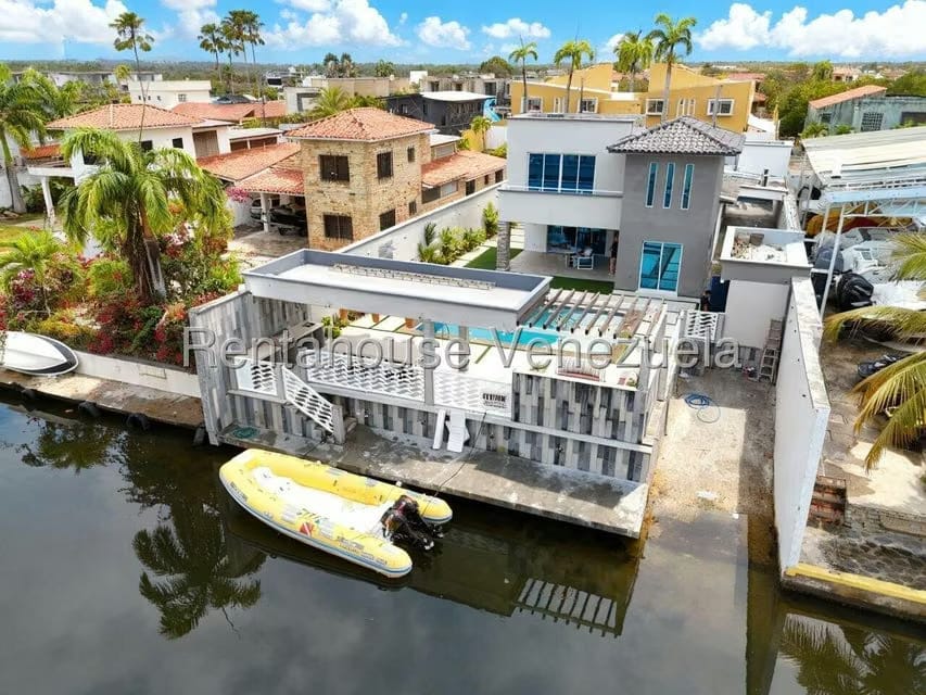 Casa (Duplex) en Venta en Higuerote, Miranda - 70