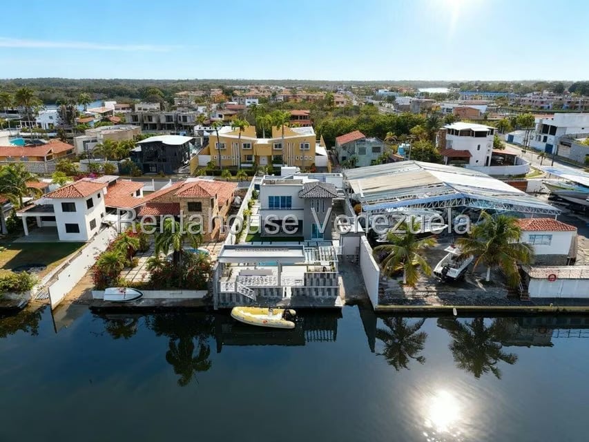 Casa (Duplex) en Venta en Puerto Encantado, Miranda - 72