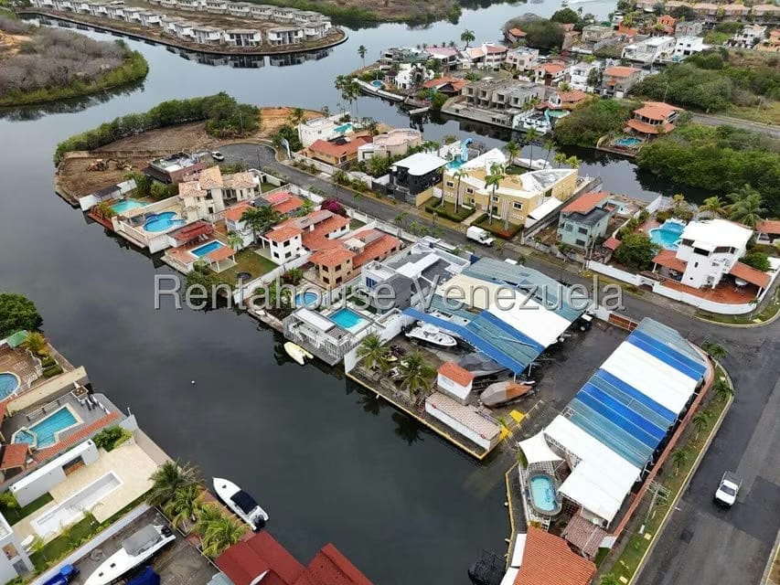 Casa (Duplex) en Venta en Higuerote, Miranda - 74