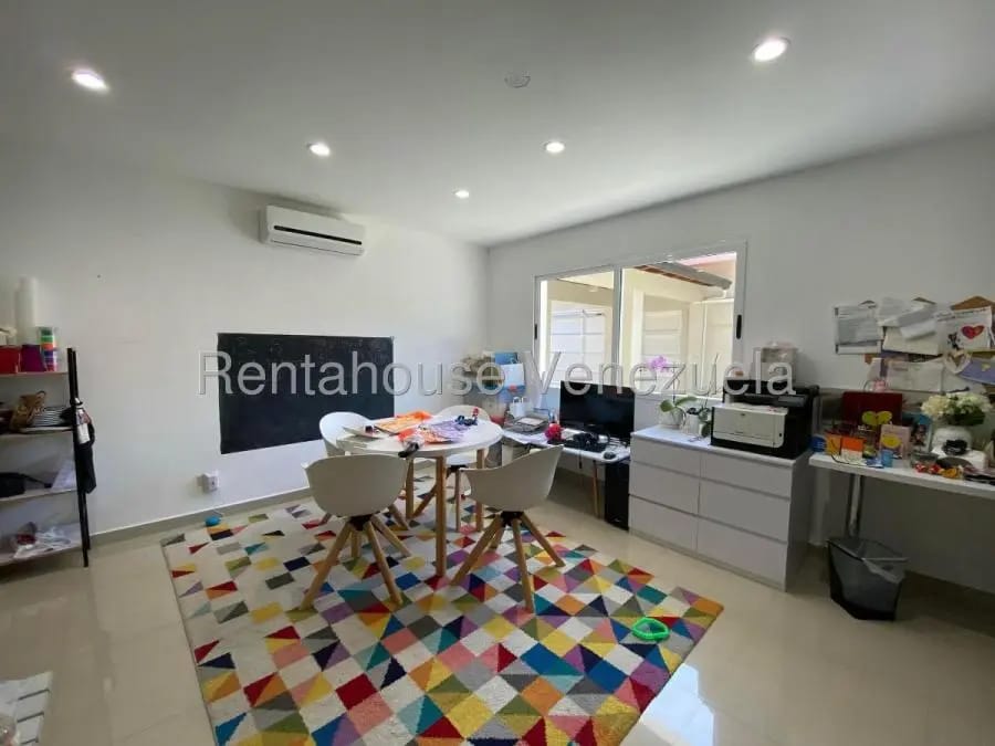 Casa en Venta en Cumbres de Curumo Caracas