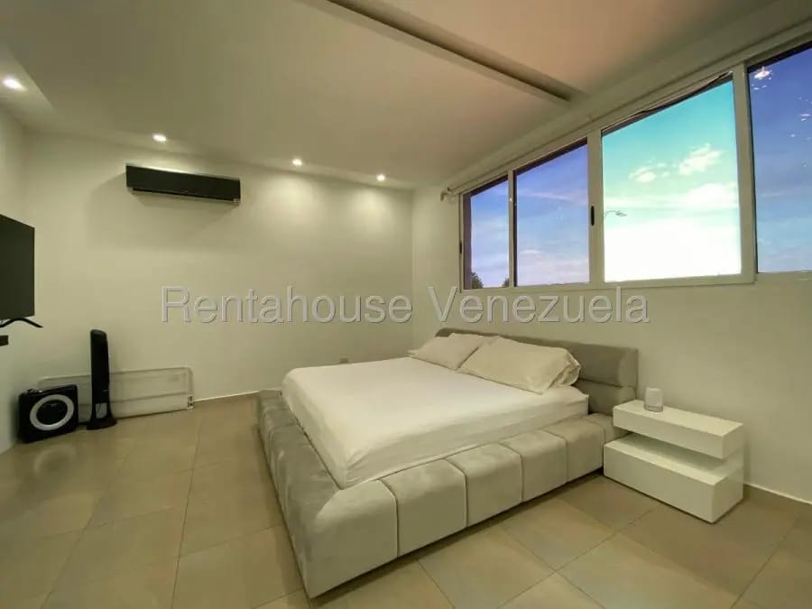 Casa en Venta en Cumbres de Curumo Caracas - 26