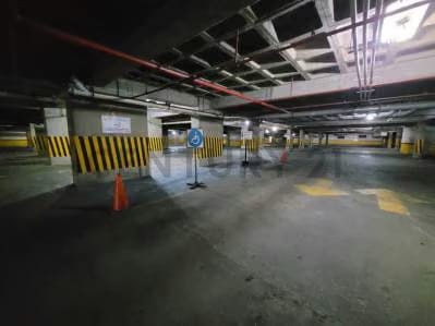 Área de estacionamiento subterránea en la Torre BVC-Lecheria - 2