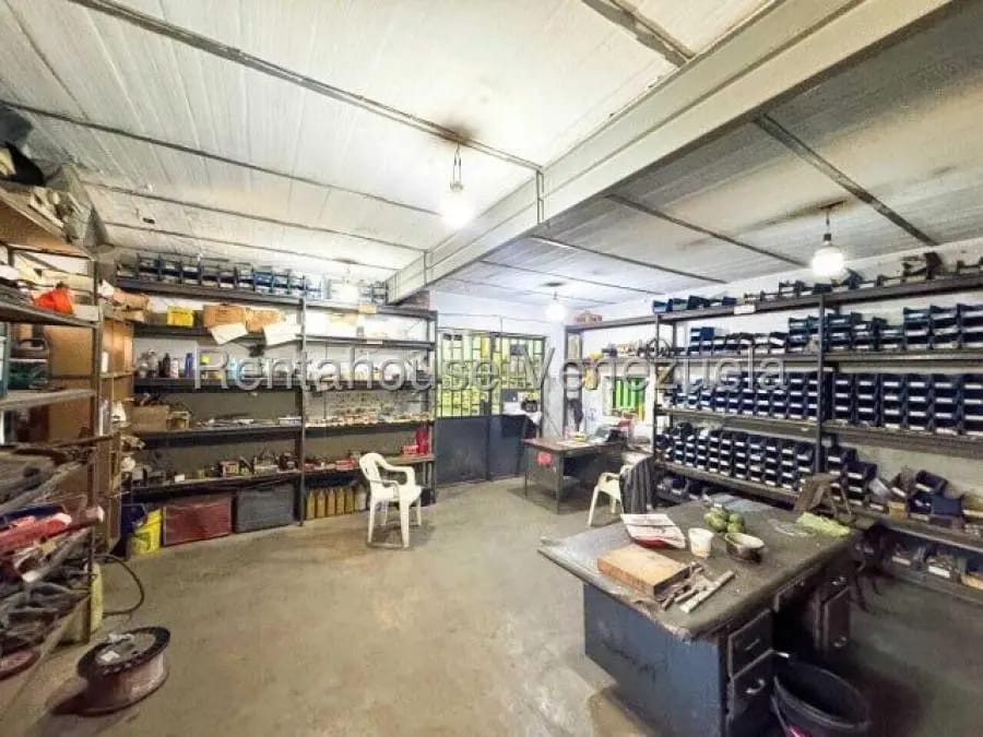 Galpon en Venta en el valle Caracas - 11