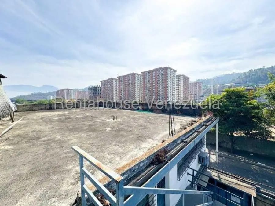 Galpon en Venta en el valle Caracas - 4