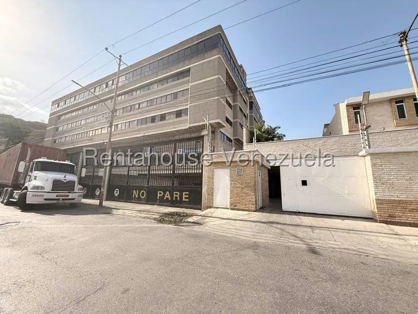 Comercial (Galpon - Deposito) en Alquiler en La Yaguara, Distrito Metropolitano - 2