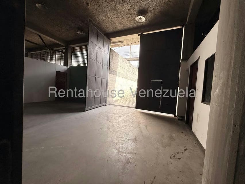 Comercial (Galpon - Deposito) en Alquiler en La Yaguara, Distrito Metropolitano - 11