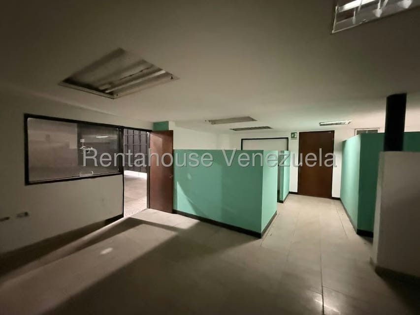 Comercial (Galpon - Deposito) en Alquiler en La Yaguara, Distrito Metropolitano - 17