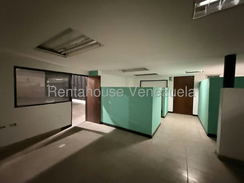 Comercial (Galpon - Deposito) en Alquiler en La Yaguara, Distrito Metropolitano - 17