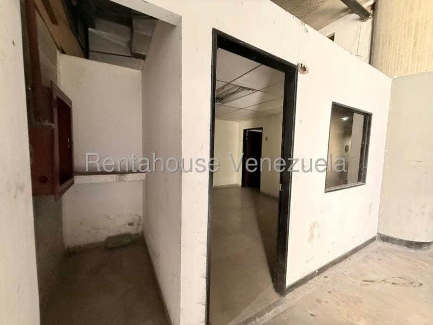 Comercial (Galpon - Deposito) en Alquiler en La Yaguara, Distrito Metropolitano - 23