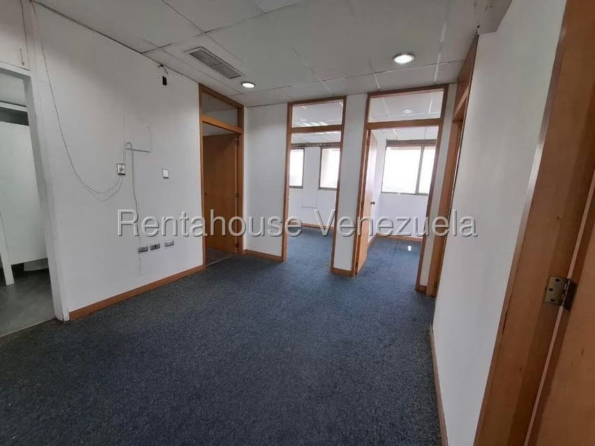 Comercial (Local Comercial) en Alquiler en Los Palos Grandes, Distrito Metropolitano - 10