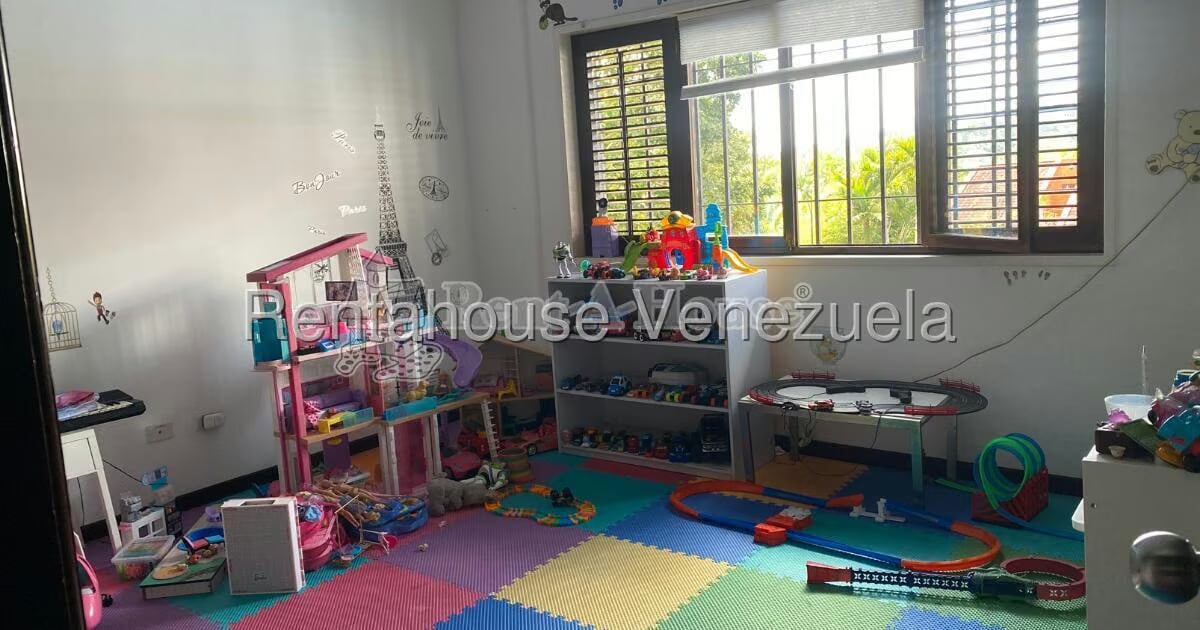 Casa (Multipes Niveles) en Venta en La Lagunita Country Club, Distrito Metropolitano - 60