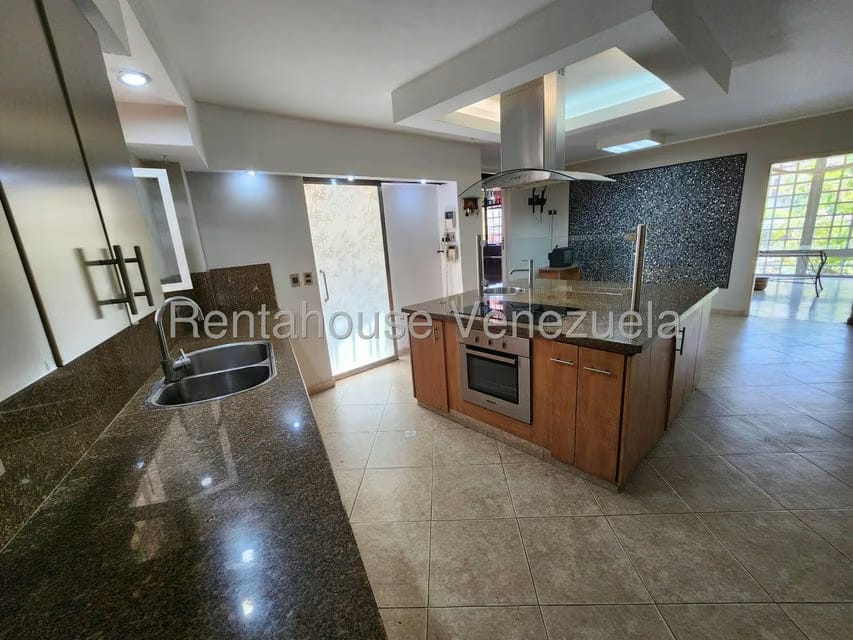 Casa (Multipes Niveles) en Venta en Colinas de Bello Monte, Distrito Metropolitano - 11