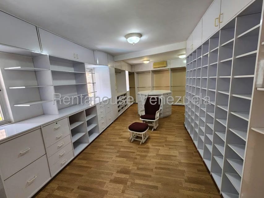 Casa (Multipes Niveles) en Venta en Colinas de Bello Monte, Distrito Metropolitano - 21