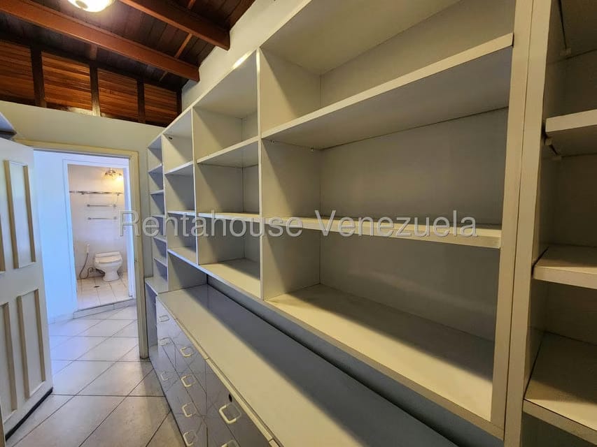 Casa (Multipes Niveles) en Venta en Colinas de Bello Monte, Distrito Metropolitano - 39