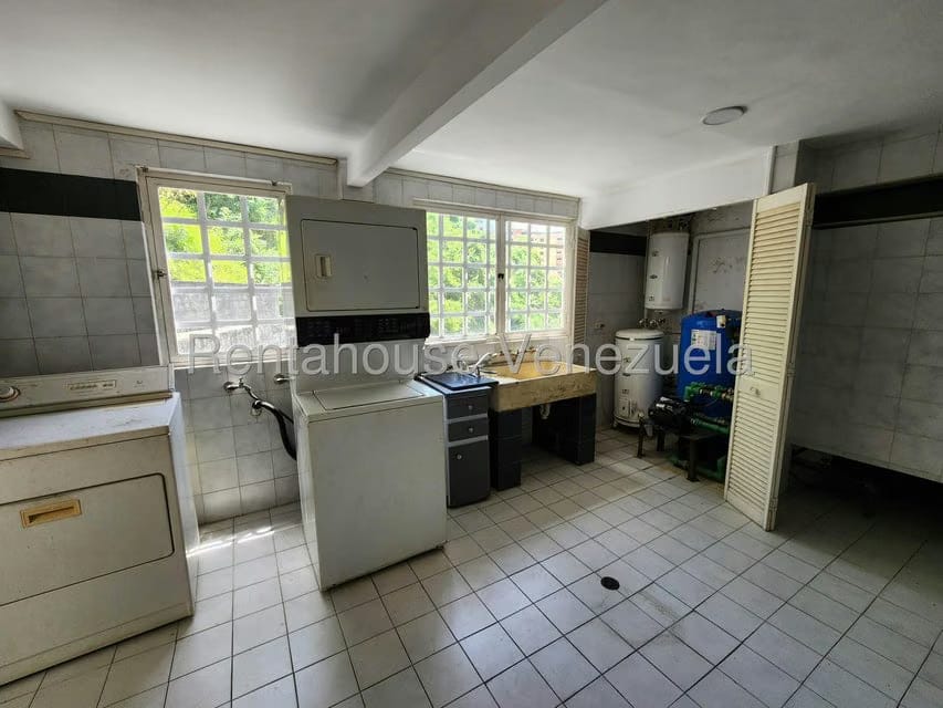 Casa (Multipes Niveles) en Venta en Colinas de Bello Monte, Distrito Metropolitano - 58