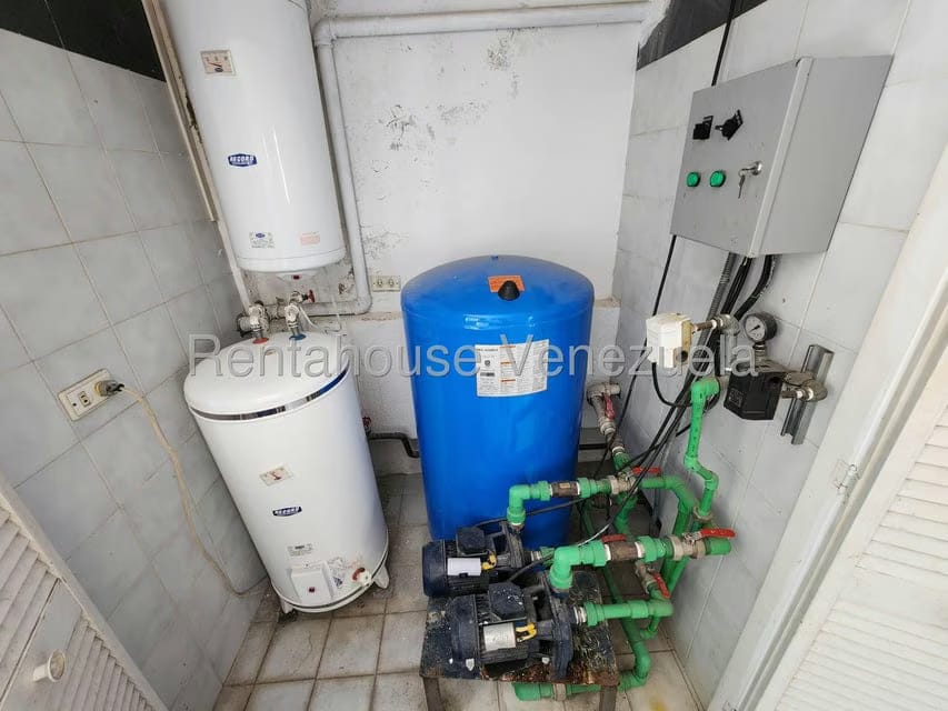 Casa (Multipes Niveles) en Venta en Colinas de Bello Monte, Distrito Metropolitano - 65