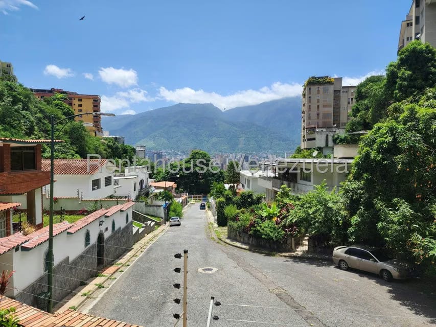 Casa (Multipes Niveles) en Venta en Colinas de Bello Monte, Distrito Metropolitano - 70