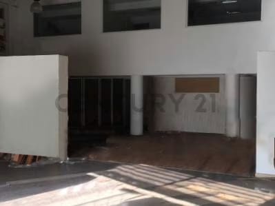 Excelente galpón en zona comercial de Chacao - 4