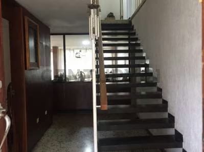 Versátil y amplia casa ideal para oficinas y/o uso residencial - 3