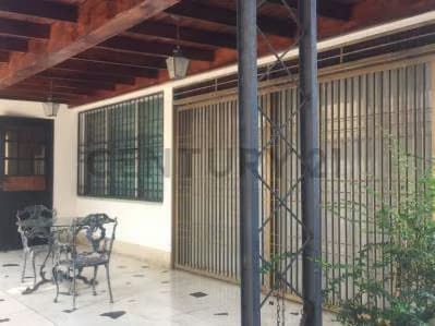 Versátil y amplia casa ideal para oficinas y/o uso residencial - 6