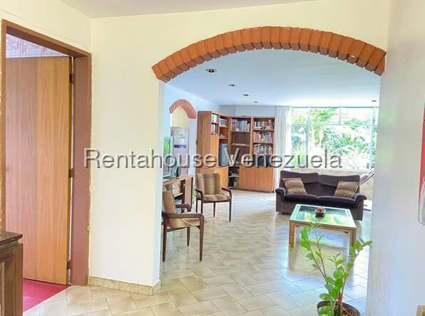 Apartamento (1 Nivel) en Venta en Cumbres de Curumo, Distrito Metropolitano - 4