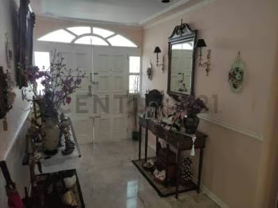 Casa en venta, Lomas de Prados del Este - 2