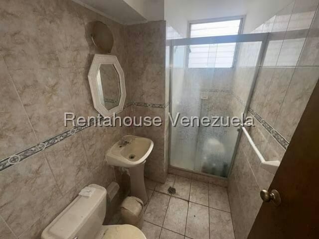 Apartamento (Duplex) en Venta en Santa Monica, Distrito Metropolitano - 8