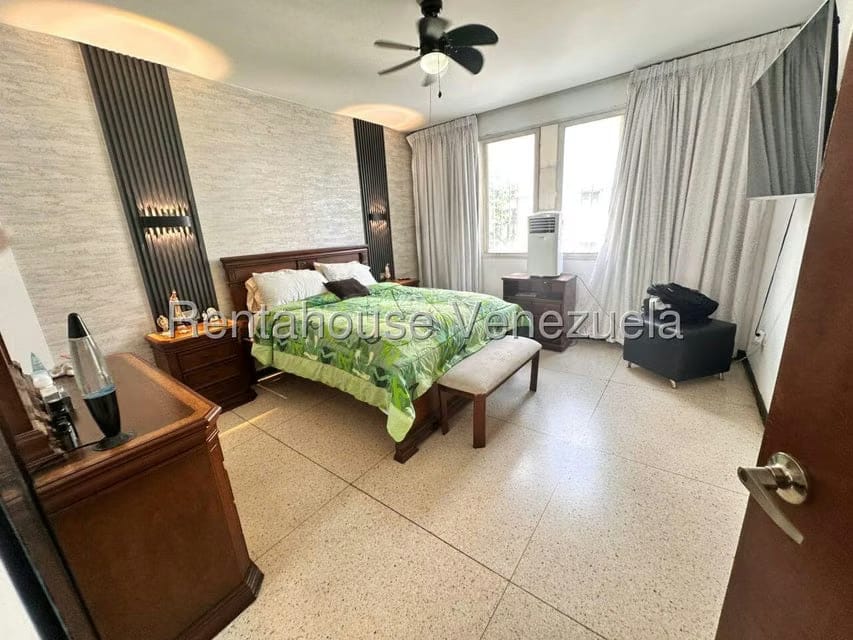 Apartamento (1 Nivel) en Venta en San Bernardino, Distrito Metropolitano - 22