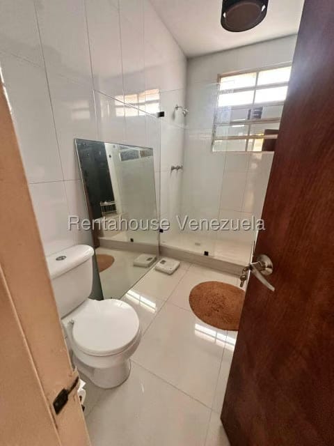 Apartamento (1 Nivel) en Venta en San Bernardino, Distrito Metropolitano - 23